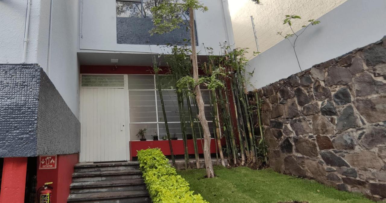Habitaciones Privadas Con Bano Propio En Una Zona Segura Y Centrica De Guadalajara. Exterior foto